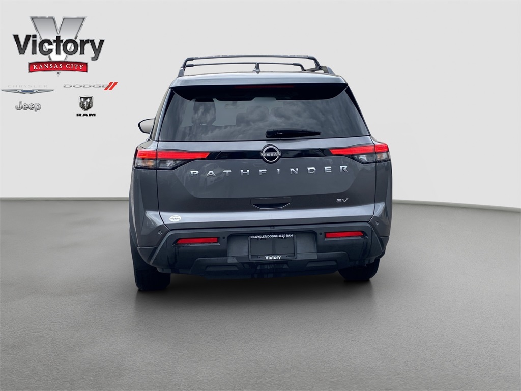 2022 Nissan Pathfinder SV photo 4