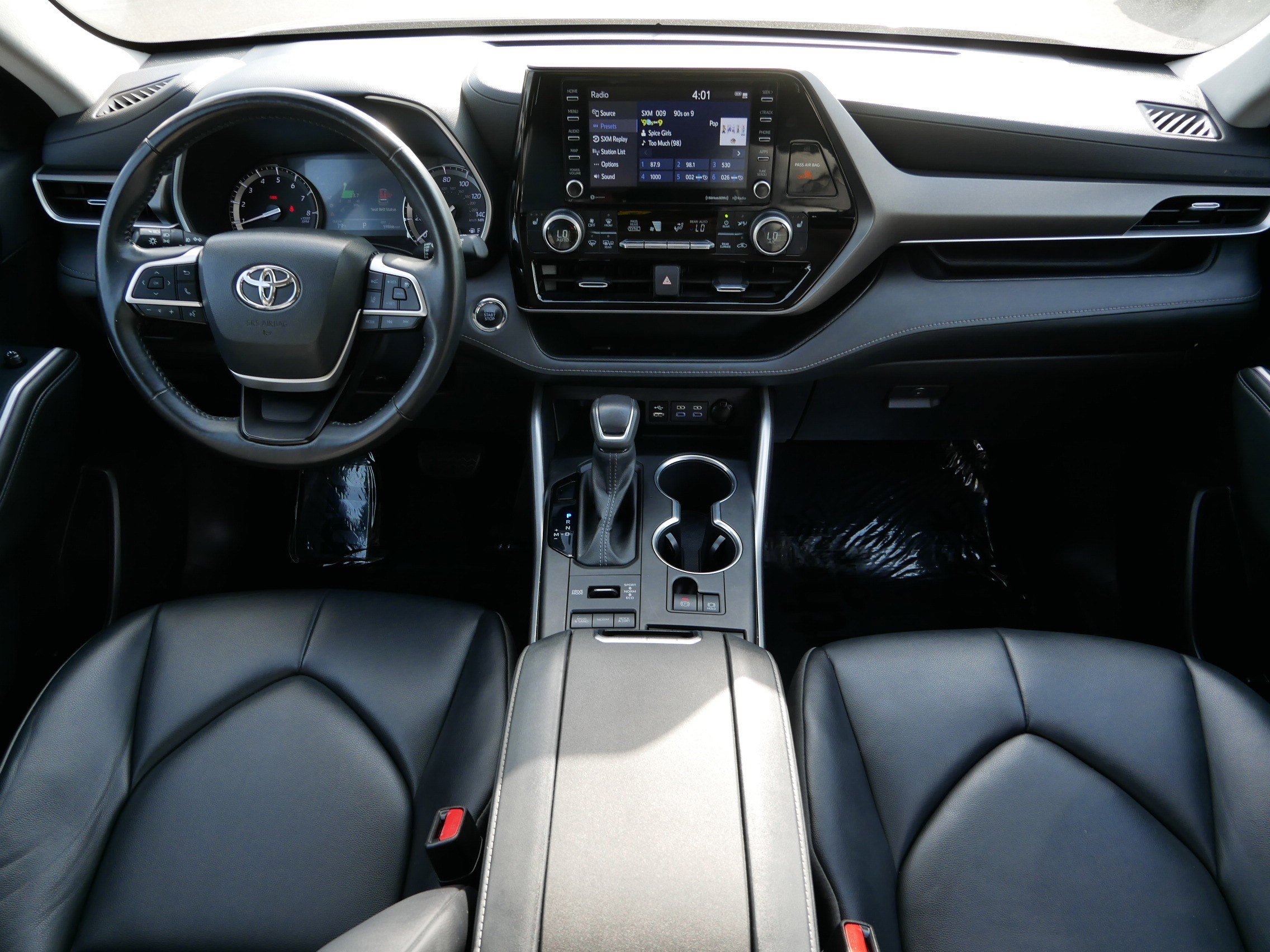 2022 Toyota Highlander XLE photo 10