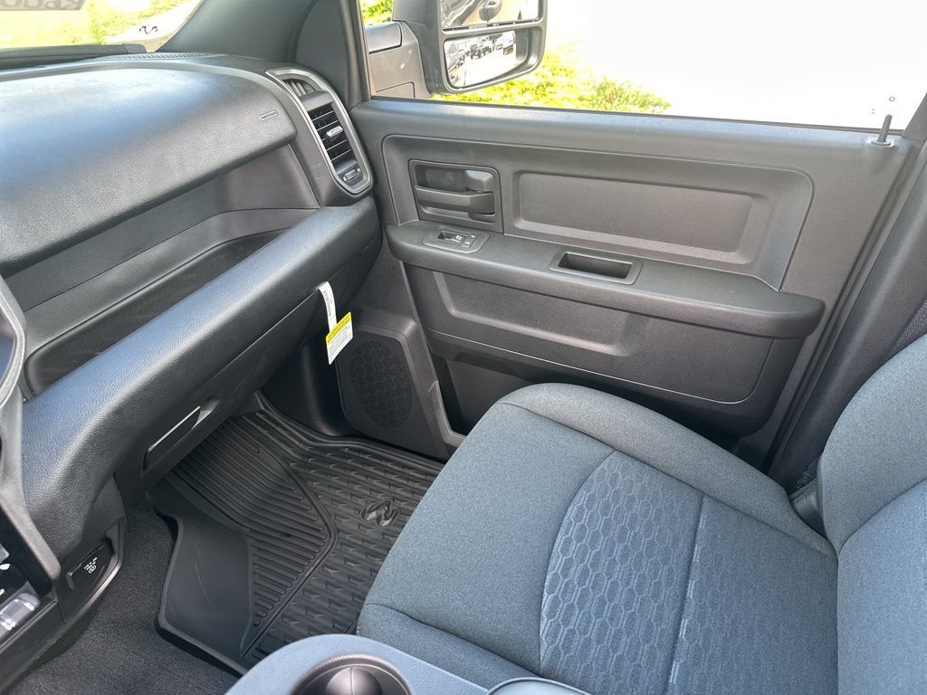 2026 Ram 2500 Tradesman photo 26