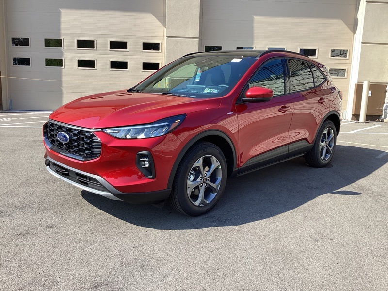 2025 Ford Escape Hybrid ST-Line Select photo 3