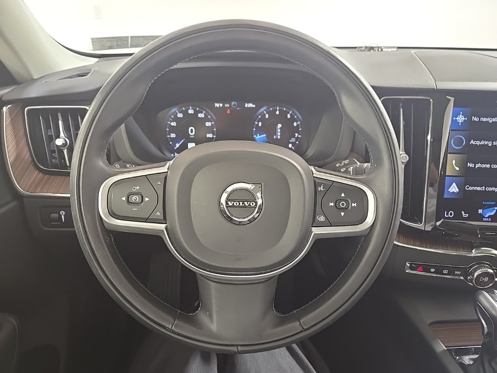 2021 Volvo XC60 T5 Momentum photo 11