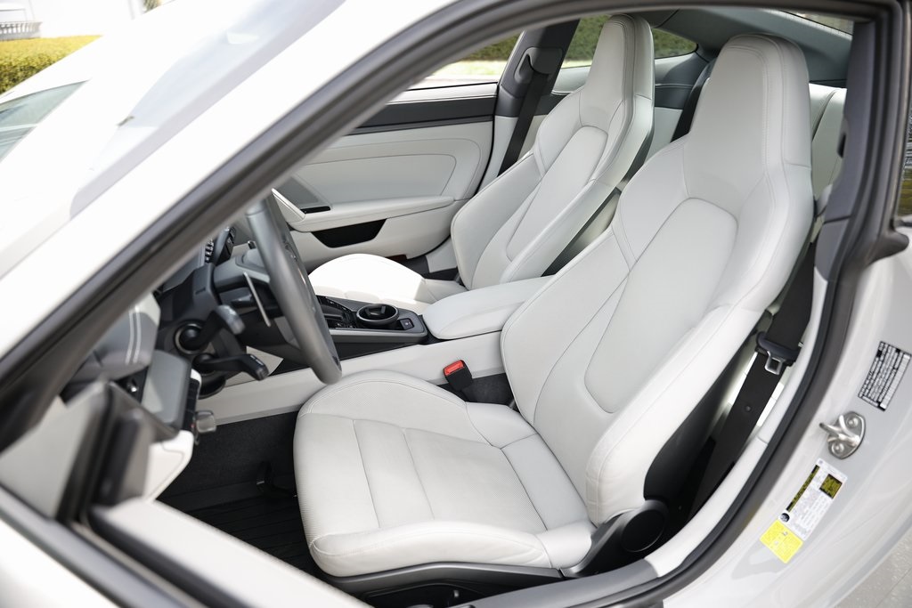 2024 Porsche 911 T 4 photo 5