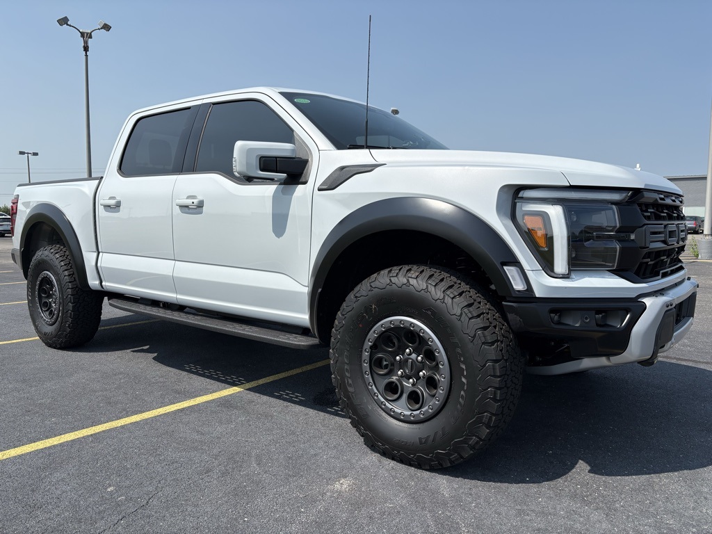 2025 Ford F-150 Raptor photo 3