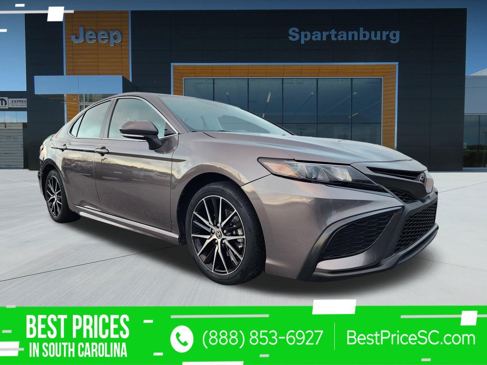 2023 Toyota Camry SE's photo