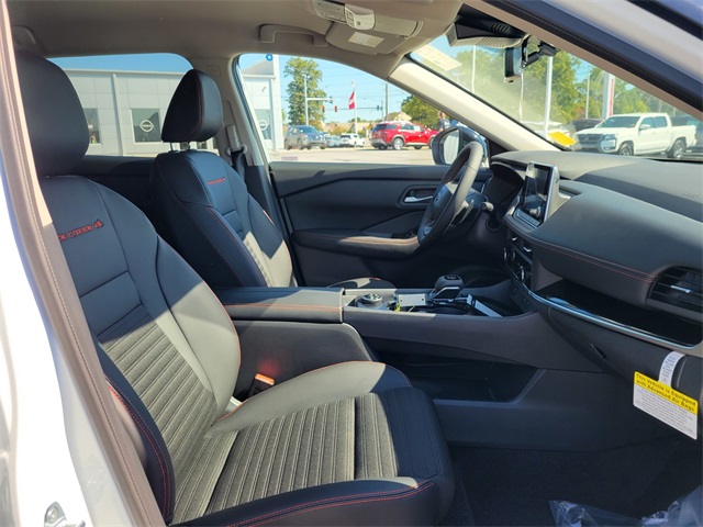 2026 Nissan Rogue SV photo 16