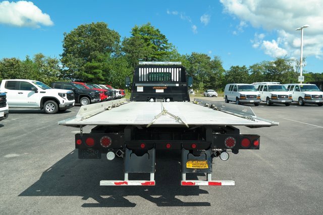 2020 Isuzu NRR photo 3