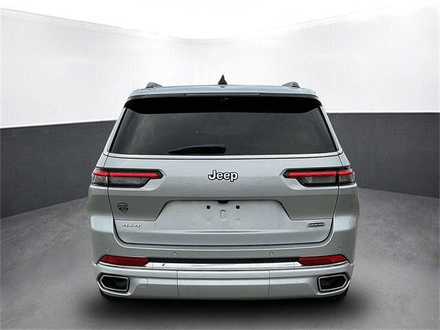 2024 Jeep Grand Cherokee Overland photo 4