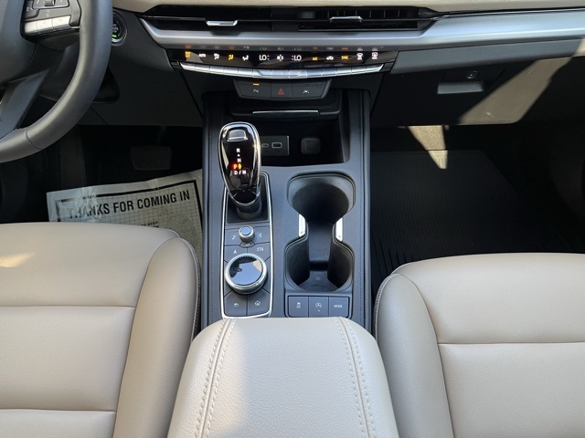 2024 Cadillac XT4 Luxury photo 11