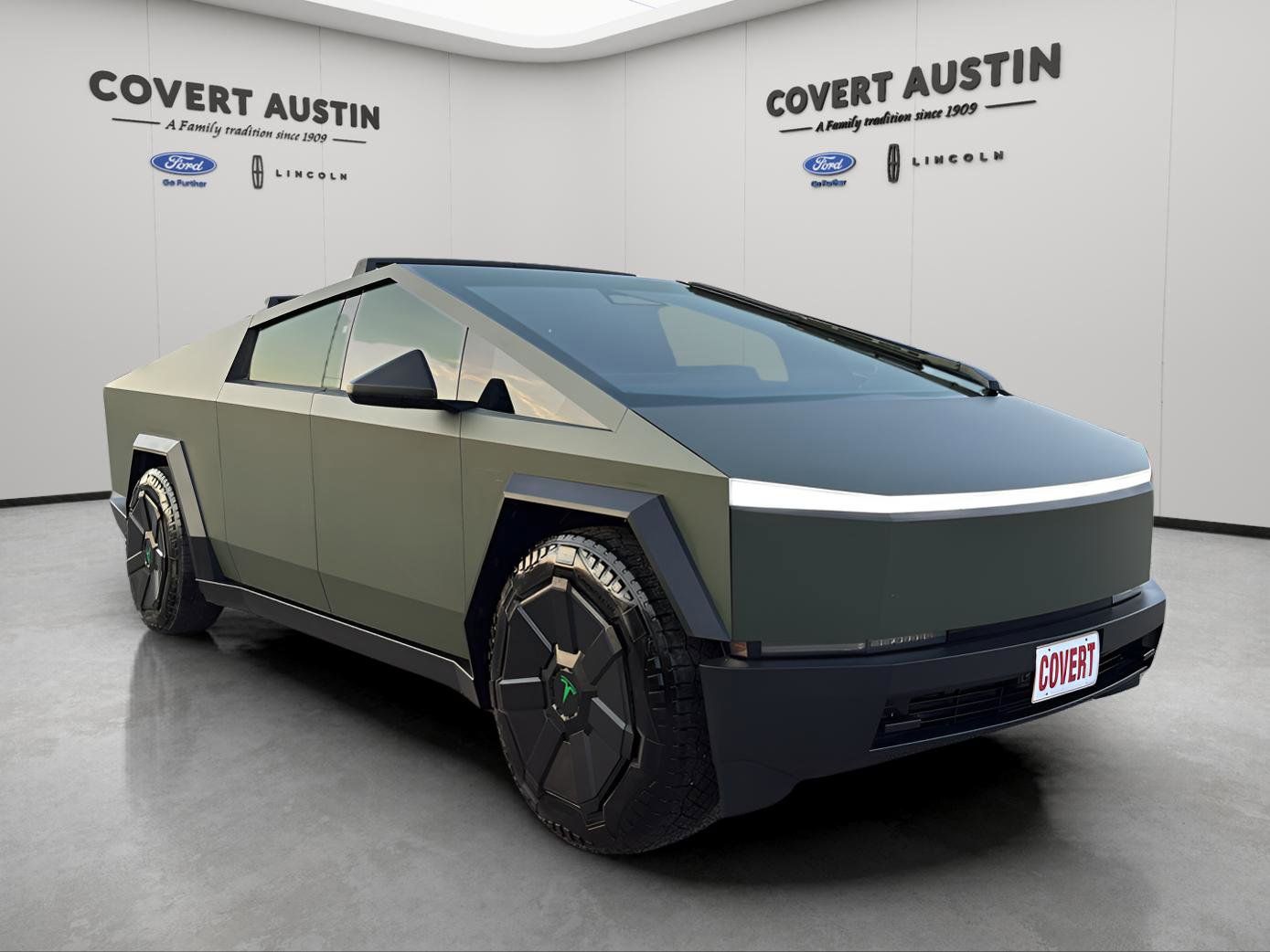 2024 Tesla Cybertruck photo 2