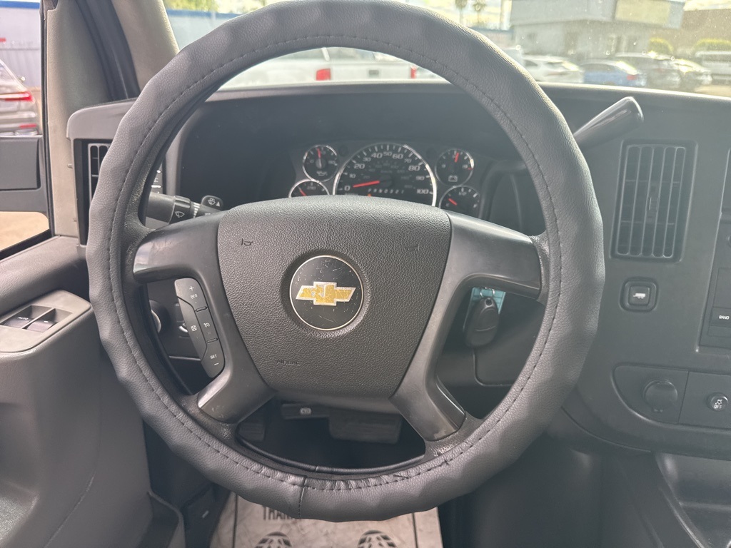 2014 Chevrolet Express 1500 Work Van photo 5