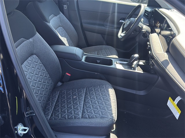 2026 Nissan Kicks SV photo 9