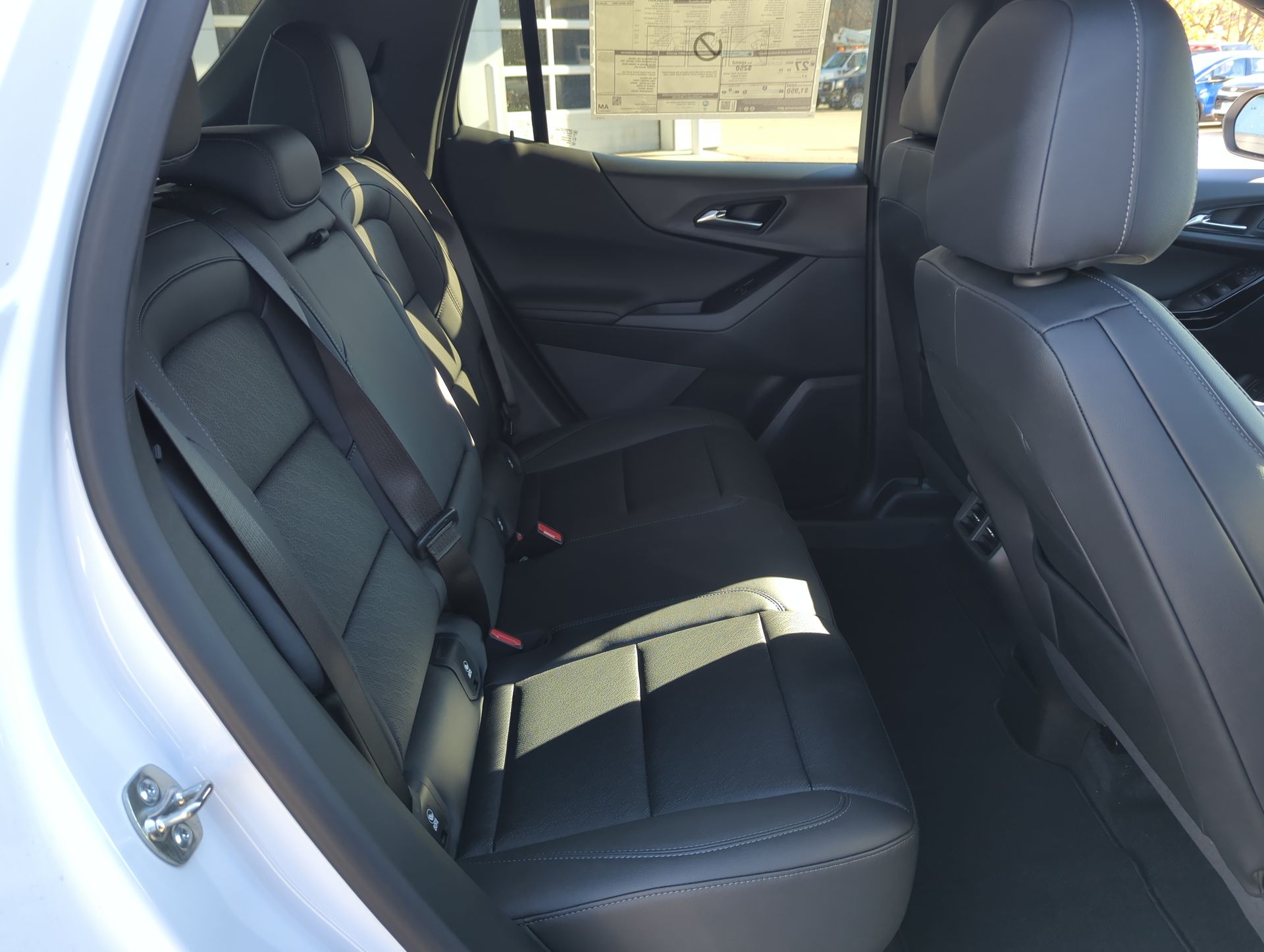 2025 Chevrolet Equinox LT photo 17