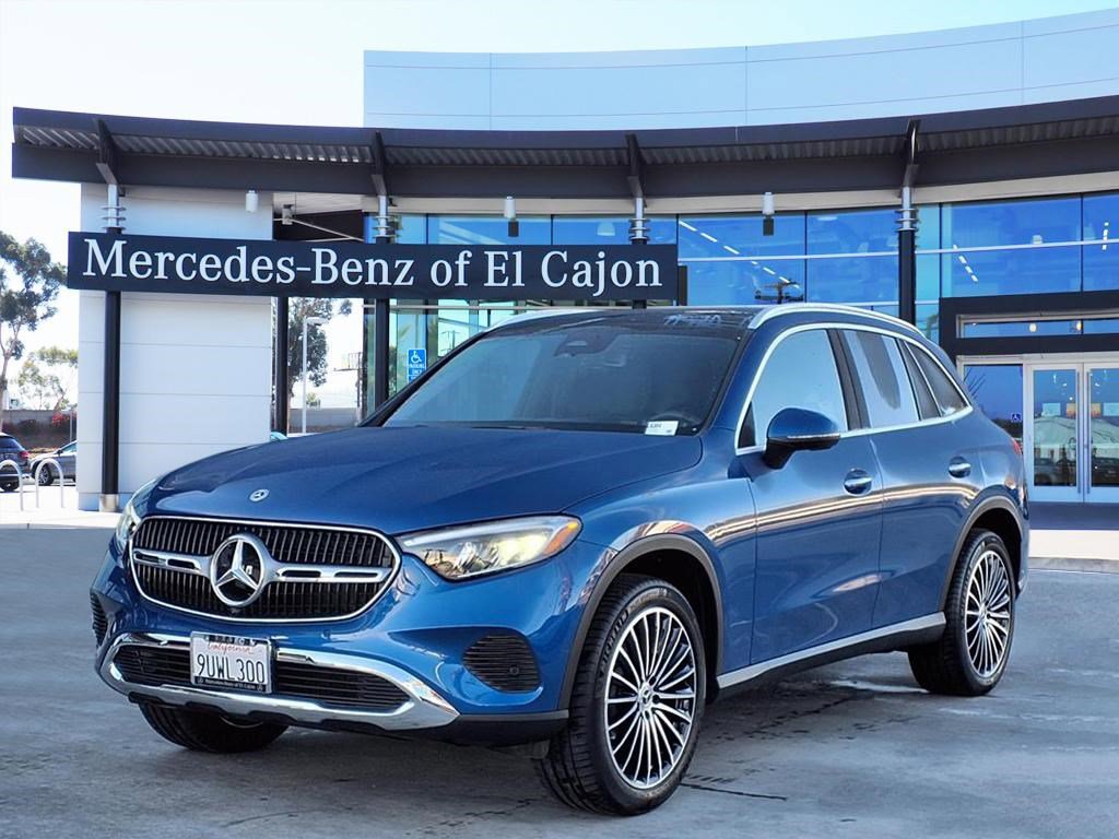 2025 Mercedes-Benz GLC Base's photo