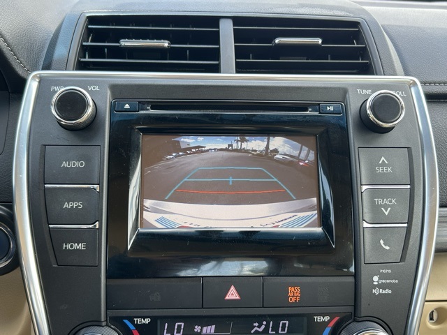 2015 Toyota Camry Hybrid XLE photo 24