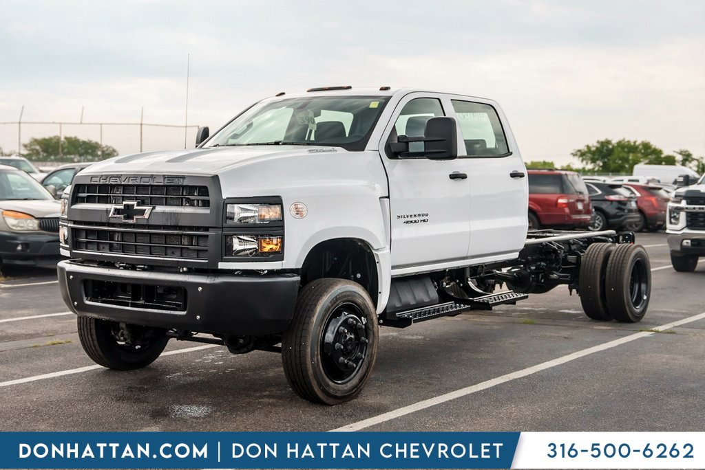 2024 Chevrolet Silverado 4500 Medium Duty Chassis Cab Work Truck's photo
