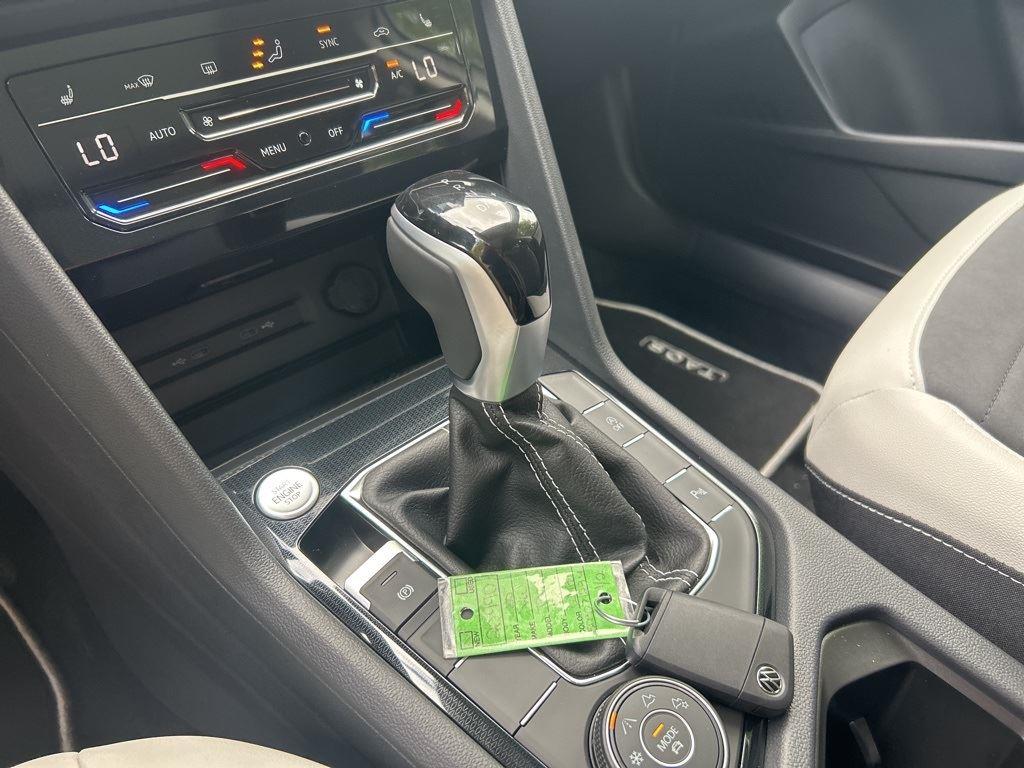 2025 Volkswagen Taos SE photo 14