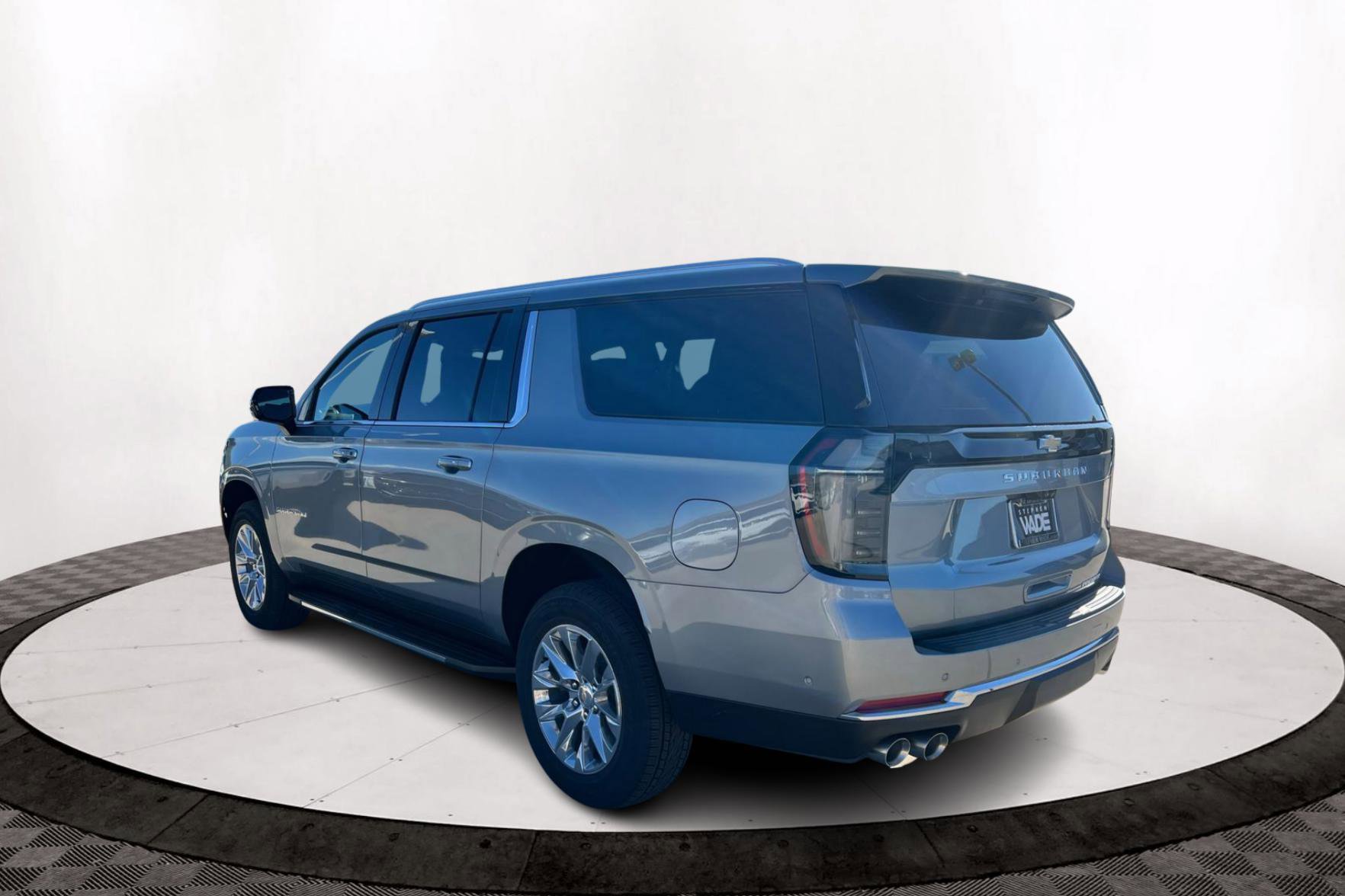 2026 Chevrolet Suburban Premier photo 2
