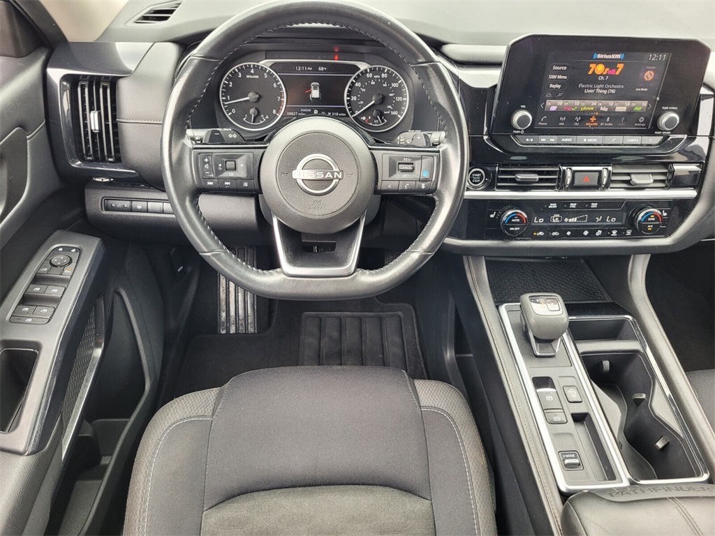 2023 Nissan Pathfinder SV photo 8