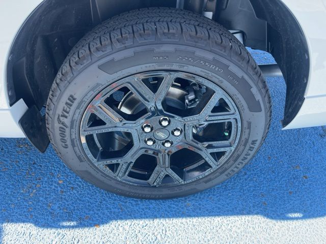 2025 Ford Maverick photo 4