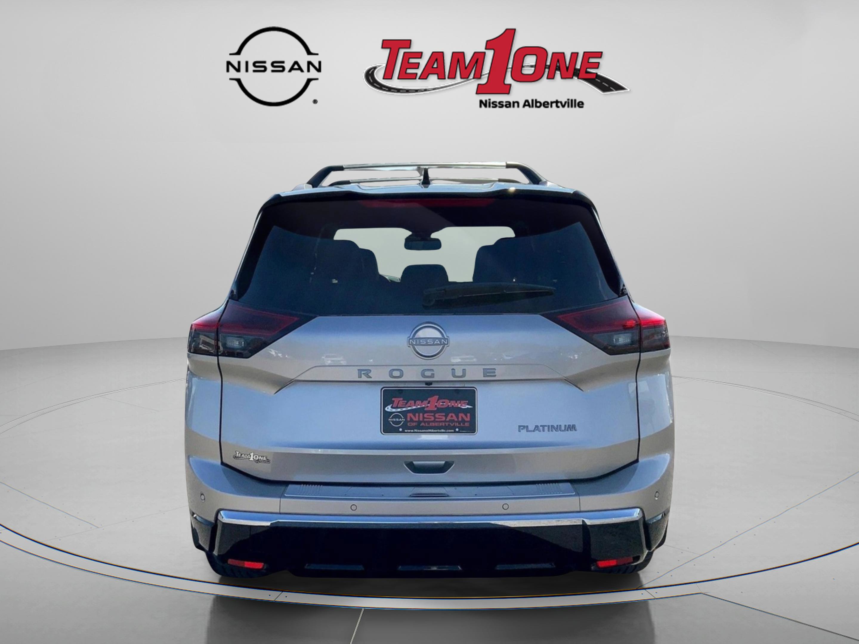 2025 Nissan Rogue Platinum photo 2