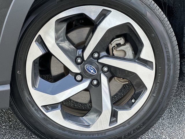 2023 Subaru Forester Touring photo 2