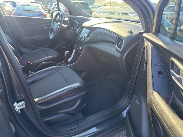 2017 Chevrolet Trax LT photo 13