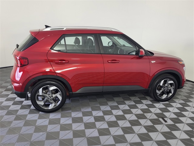 2022 Hyundai Venue SEL Limited photo 3