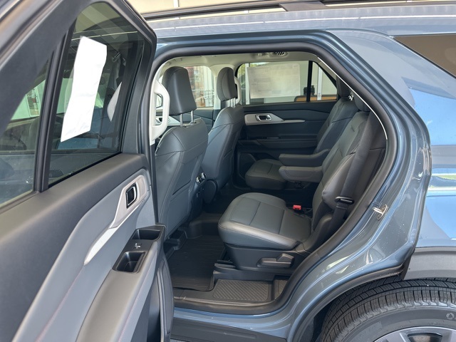 2025 Ford Explorer photo 39
