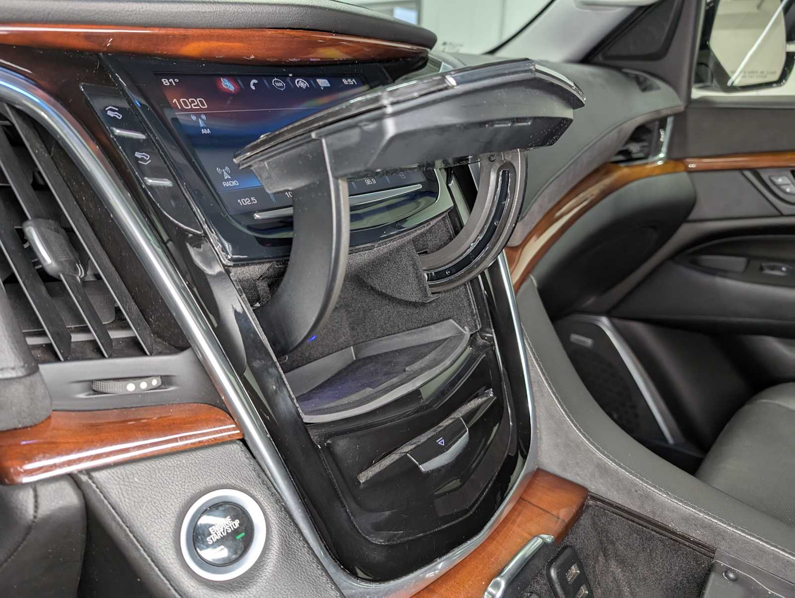 2016 Cadillac Escalade ESV Premium photo 32