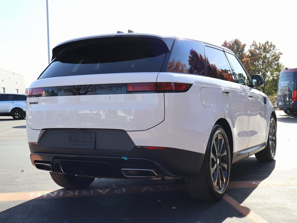 2025 Land Rover Range Rover Sport SE photo 2