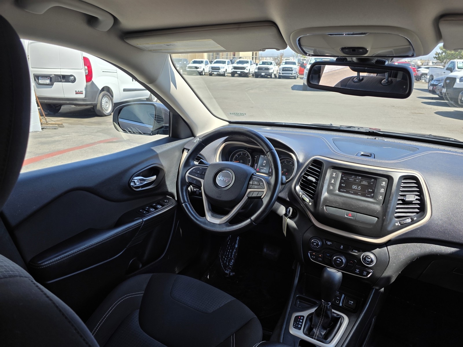 2015 Jeep Cherokee Latitude photo 15