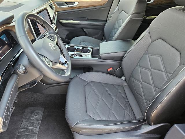 2024 Volkswagen Atlas SE Technology photo 9