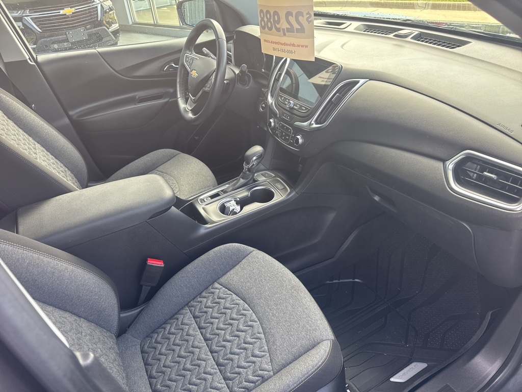 2022 Chevrolet Equinox LT photo 24
