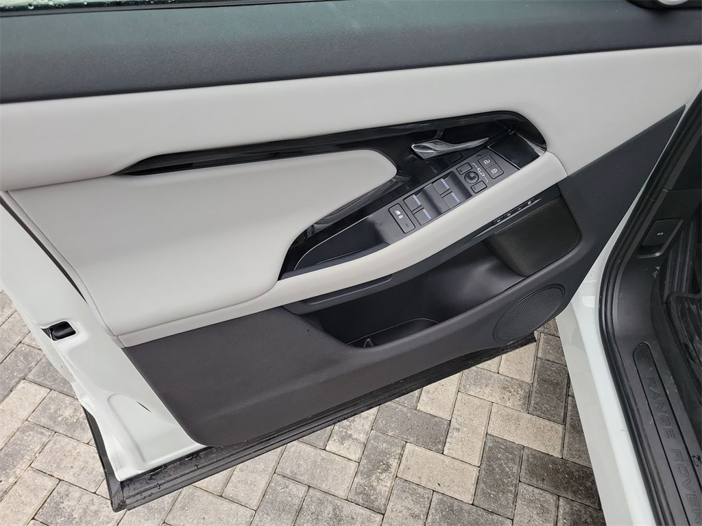 2026 Land Rover Range Rover Evoque S photo 18