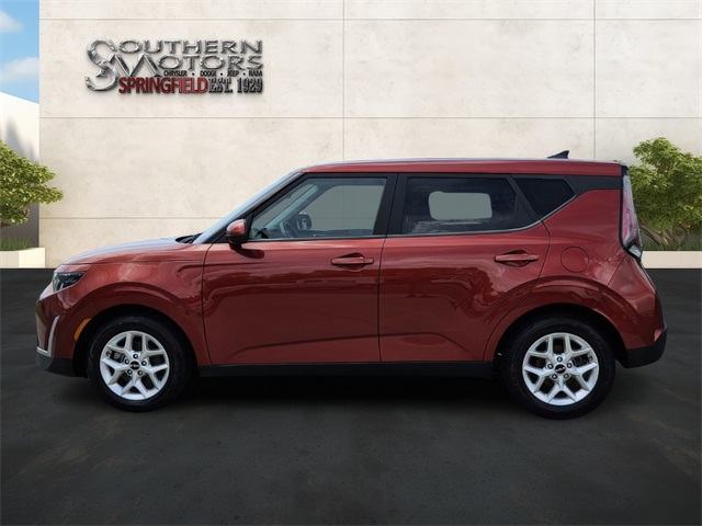 2023 Kia Soul LX photo 2