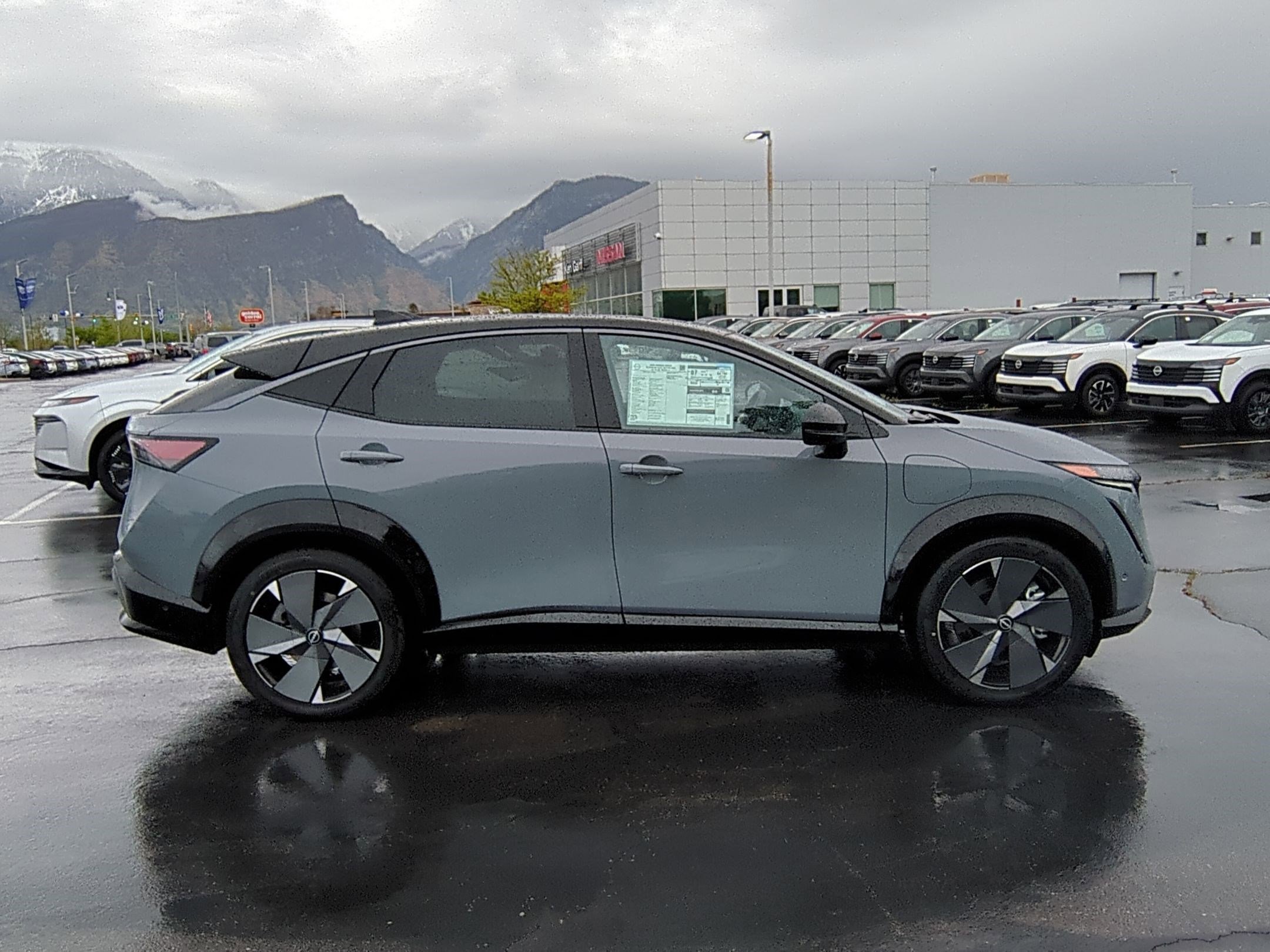 2025 Nissan ARIYA Platinum e-4ORCE photo 2