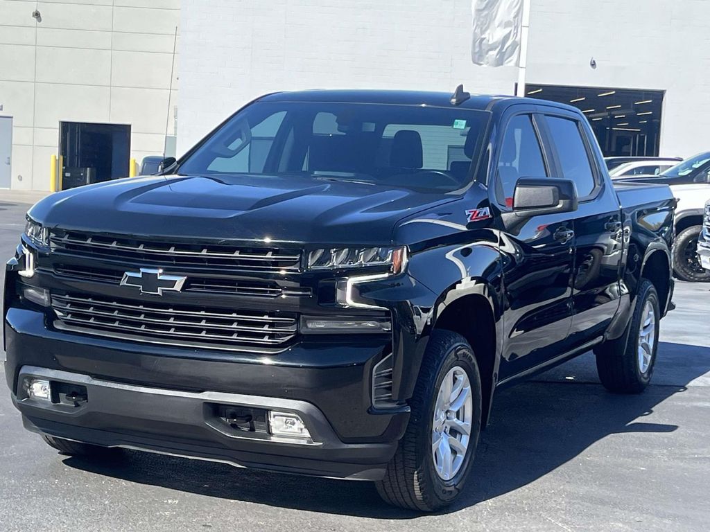 2021 Chevrolet Silverado 1500 RST photo 3