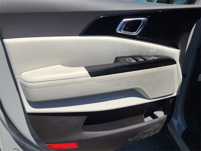 2024 Kia Carnival EX photo 17