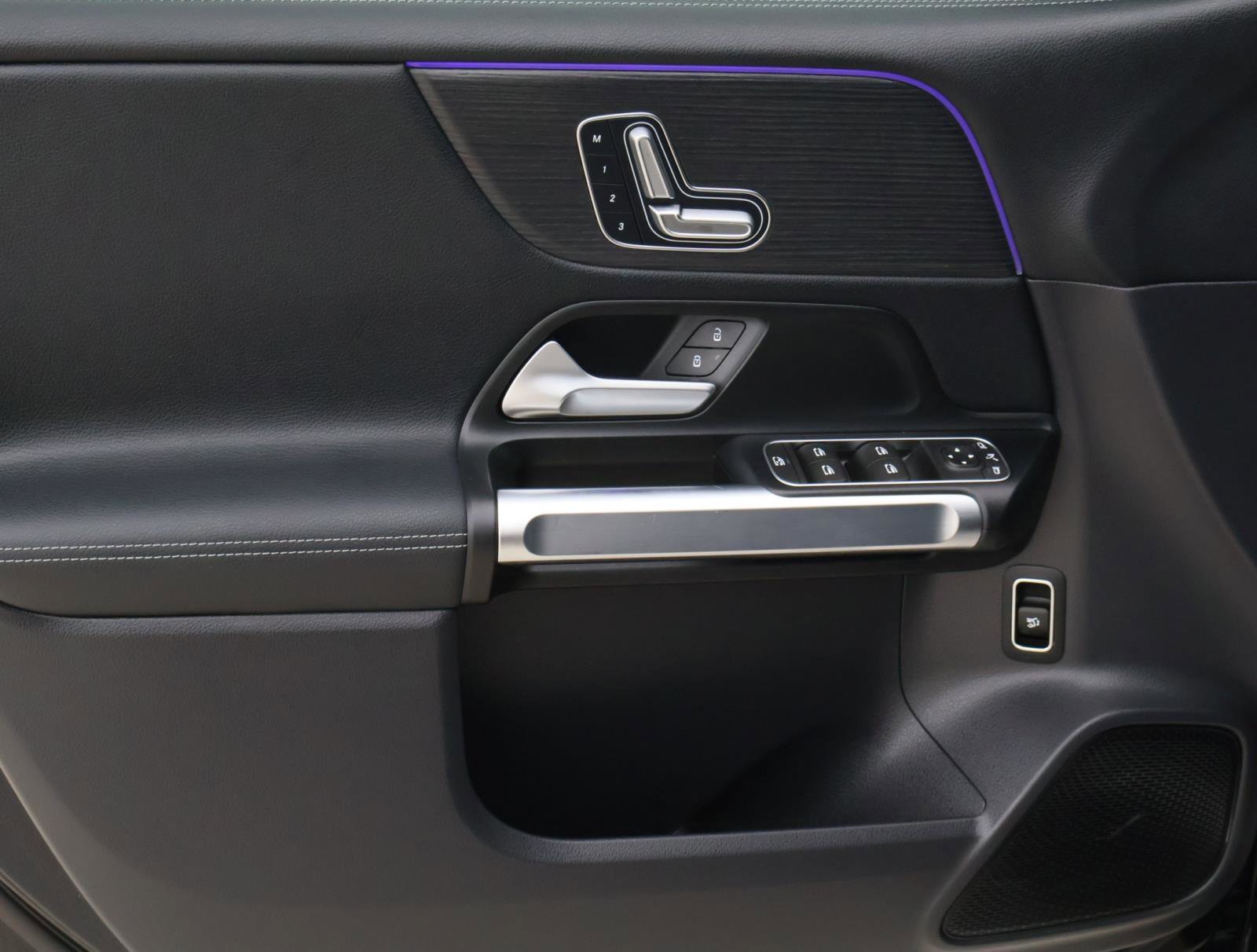 2024 Mercedes Benz EQB photo 14