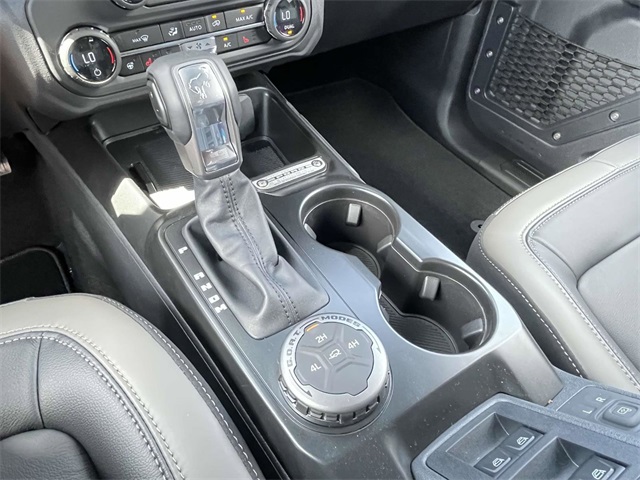 2025 Ford Bronco Outer Banks photo 13