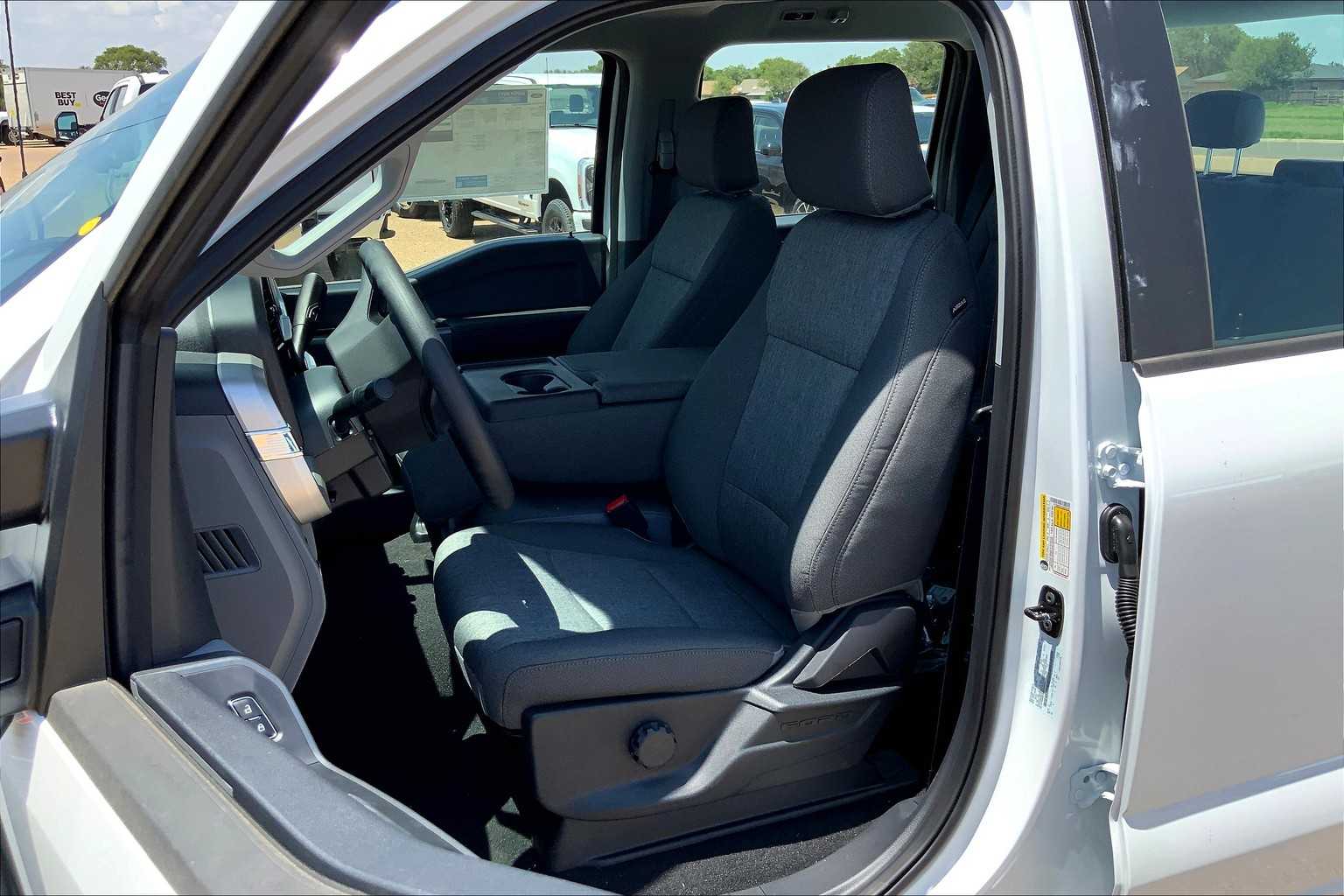 2025 Ford F-250 XL photo 9