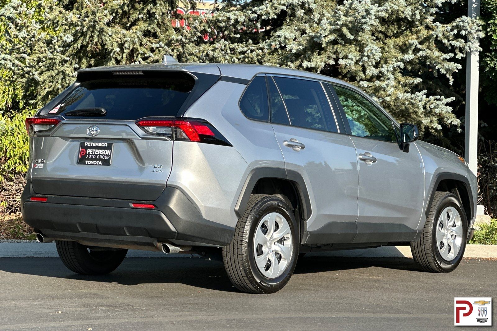 2023 Toyota RAV4 LE photo 2