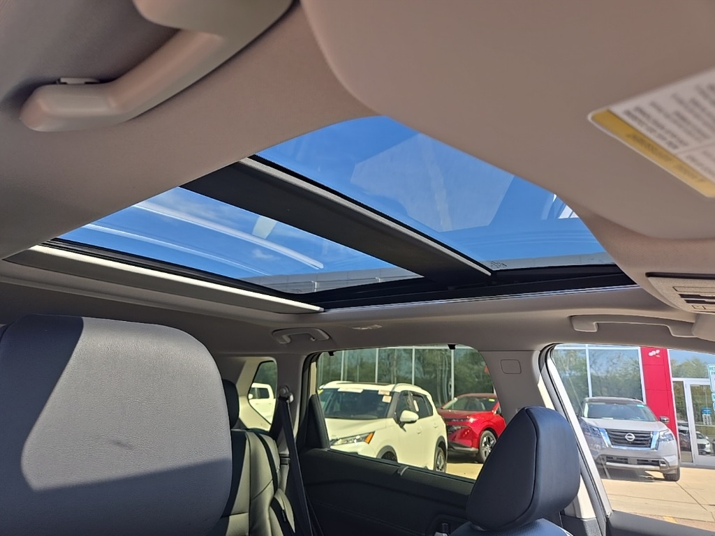 2026 Nissan Rogue SV photo 22