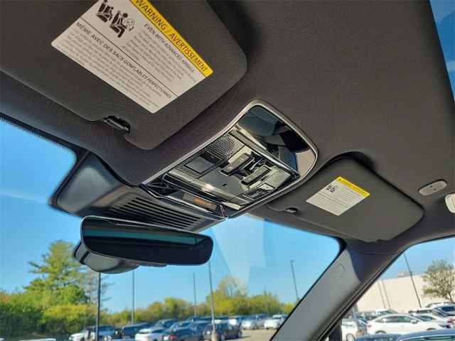 2025 Land Rover Range Rover SE photo 29