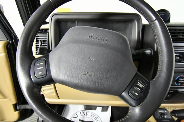 2002 Jeep Wrangler Sport photo 2