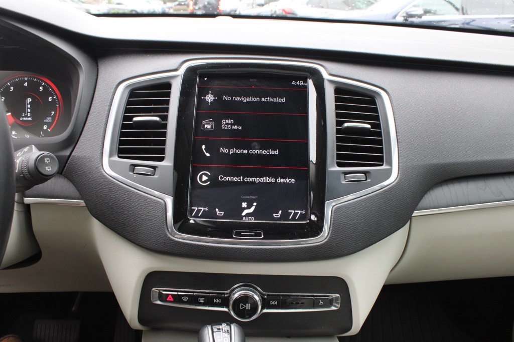 2020 Volvo XC90 T5 Momentum photo 14