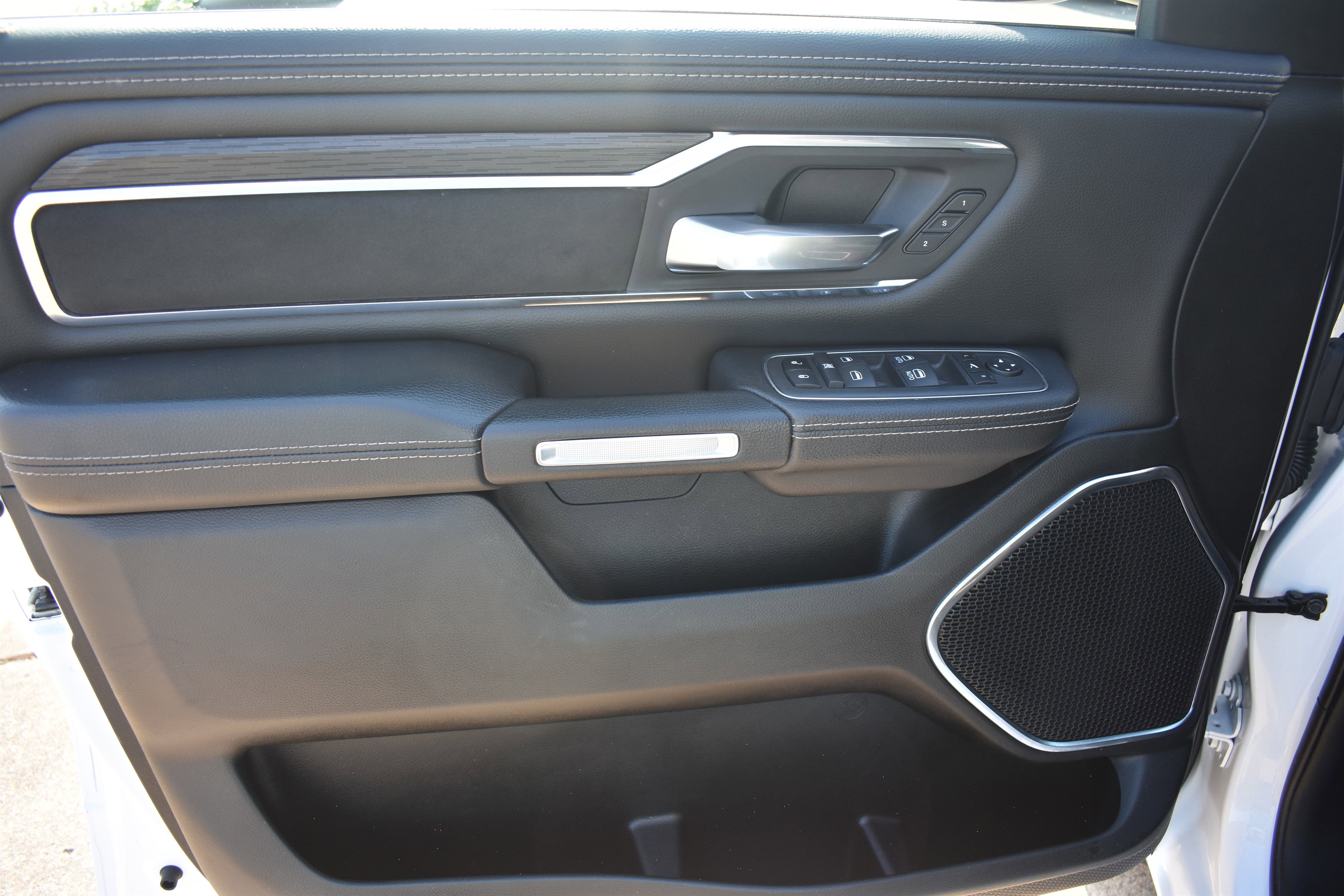 2024 Ram 1500 Laramie photo 8