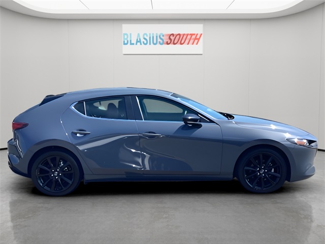 2024 Mazda Mazda3 2.5 s Carbon photo 2