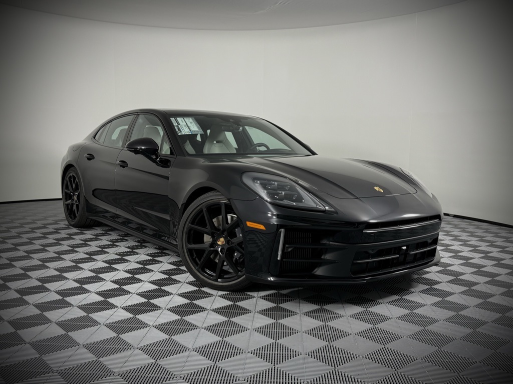 2025 Porsche Panamera 4 photo 6