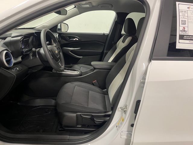 2025 Chevrolet Trax LS photo 14